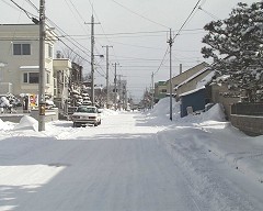 冬の札幌の住宅街